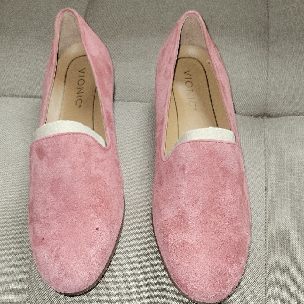 Vionic Pink Suede Flats Elegant Slip-On Design
